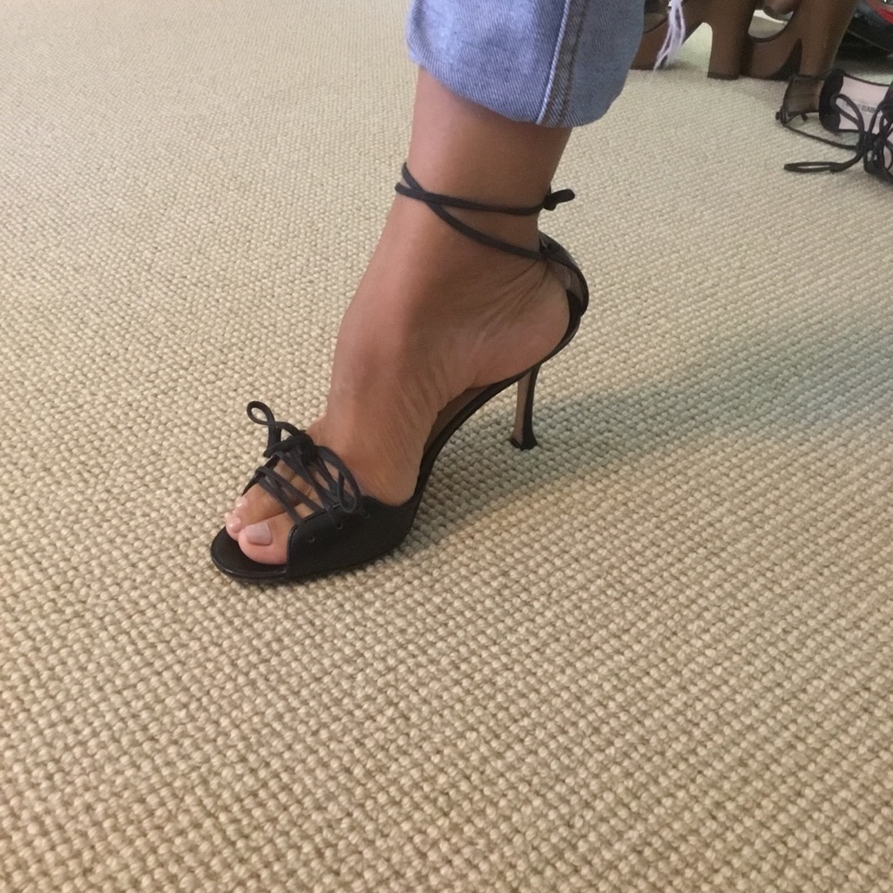 MANOLO BLAHNIK black heels